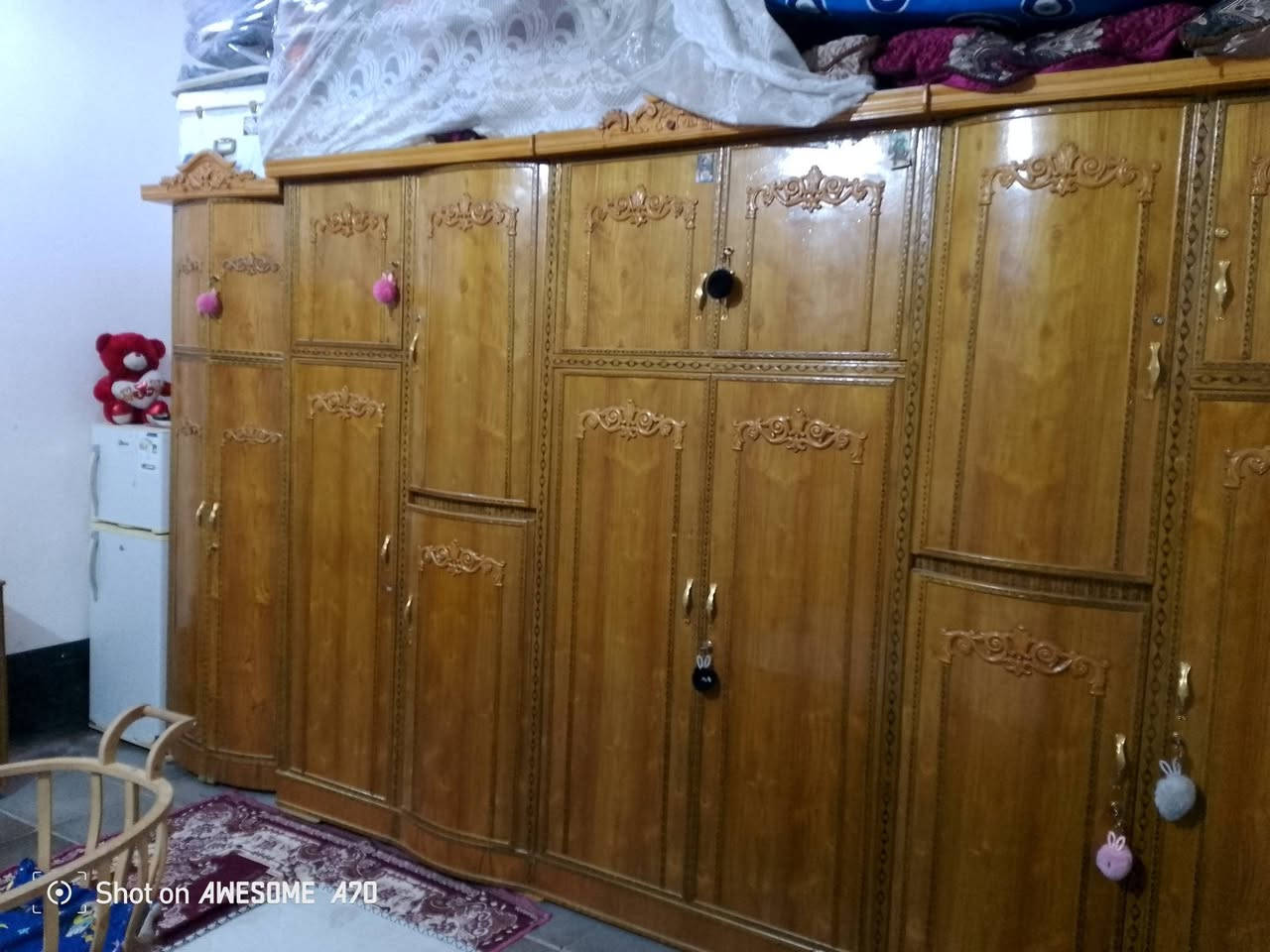 سلام عليكم غرفه مستخدمه اخت جديده السعر 800وبيها مجال انتصل ***********

نص مكتوب في الصور:
- Shot on AWESOME A70