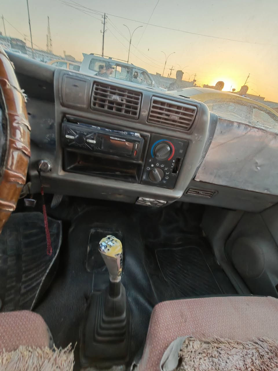 السلام عليكم بيكم للببع موديل 99 رقم انكليزي ميسان سنويه لل 29   الاتصال ***********
