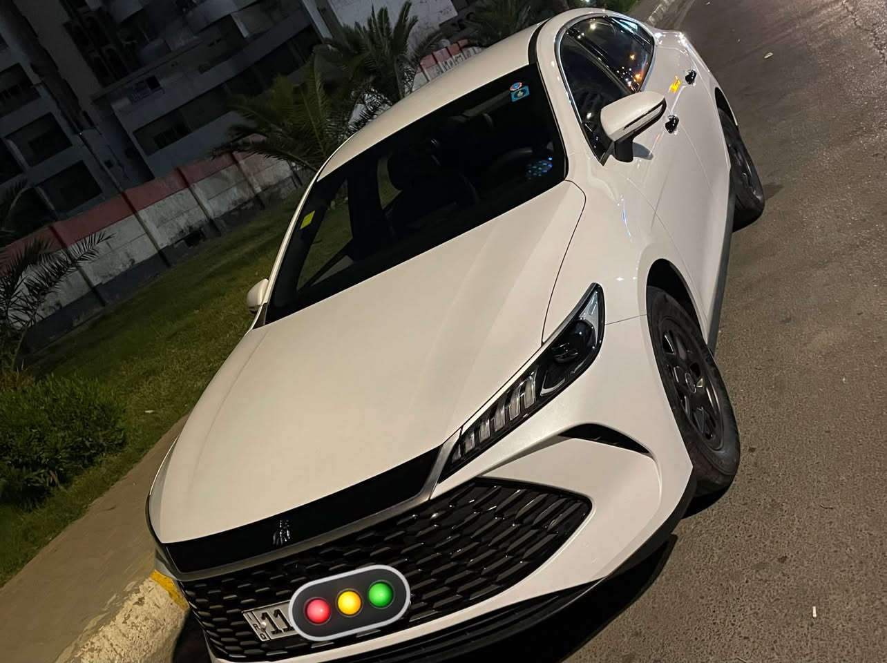 السلام عليكم شباب
للبيع BYD كن بلاص 

سنة الصنع : 2025

عداد المسافة الكلي :- زيرو ماشيه الف فقط 

مرقم البارحه بمرور الحسينية

مكفوله كفاله عامه على وضع الشركة 

سونار مرفق بالمنشور 

داخل زيتوني كامل  كل ملحقاتها

وبقية المواصفات الاساسية المعروفة

السعر :  19,800 د.ع وبيها مجال بسيط 

العنوان :- بغداد حي القاهره 

للاستفسار : ***********
