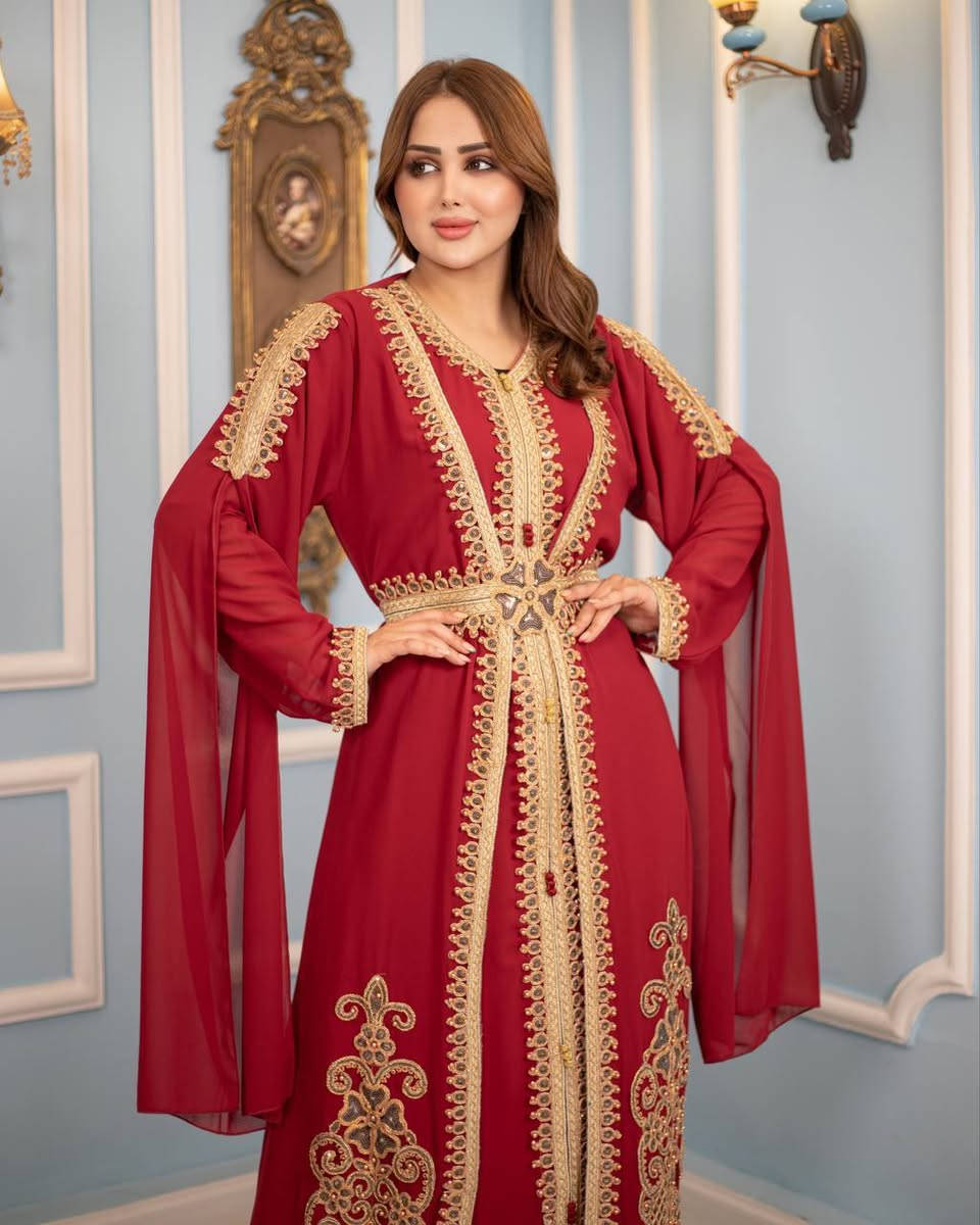 لأجمل عروس بعقد قرانها 👰🏻‍♀️🤍
هالأناقة كلها بـ45 ألف وبس 😍 شامل التوصيل🚕

لو تفرين المحلات كولها متلكين هيج اسعار مناسبه وخامه راقيه 😎
👑🦋قفطان شيخة العراق 👑🦋

مكون من 3 قطع 
فستان داخلي شيفون مبطن بفيزون
بشت خارجي شيفون 
مع احزام

🎨🎨 متوفر ب 10  الوان 😍
🎗️التلبيس :-  من وزن 60 الى وزن 100
للحجز راسلونا واتساب ***********
