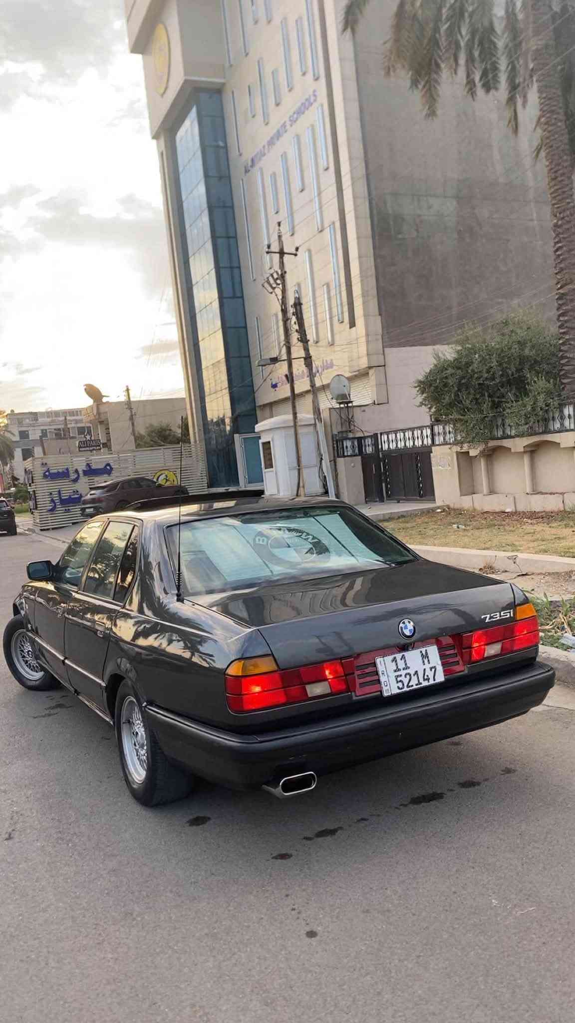 للبيع BMW 735 
موديل ٩٢ رقم بغداد الانكليزي باسمي تحويل مباشر هزه جديده 
محرك كير شغاله ١٠٠/١٠٠ 
حداديه جديده امامي خلفي 
تبريد شغال ثلج 
موصفات 
دبل ايرباك دبل كمبيوتر دبل جام 
سلايد رووف طكيتن
بجم عريض  
داخل مخمل جديد 
بطاين سود صاج ملكي ابو الخط 
ترايش لمتد 
سكليتر كهرباء  
لايت زنون  
برده خلفيه 
ويل خليه اصلي وتخم تاير جديد 
سياره جديده. بمعنى الكلمه وعليها ادامه كامله مال جناي بدون اي نقص 
مصبوغه عام للجماليه بدون اي ضربه ولا خايس 
السعر 63$ 
للاستفسار الاتصال على الرقم ***********
مكاني السيديه حي الاعلام
