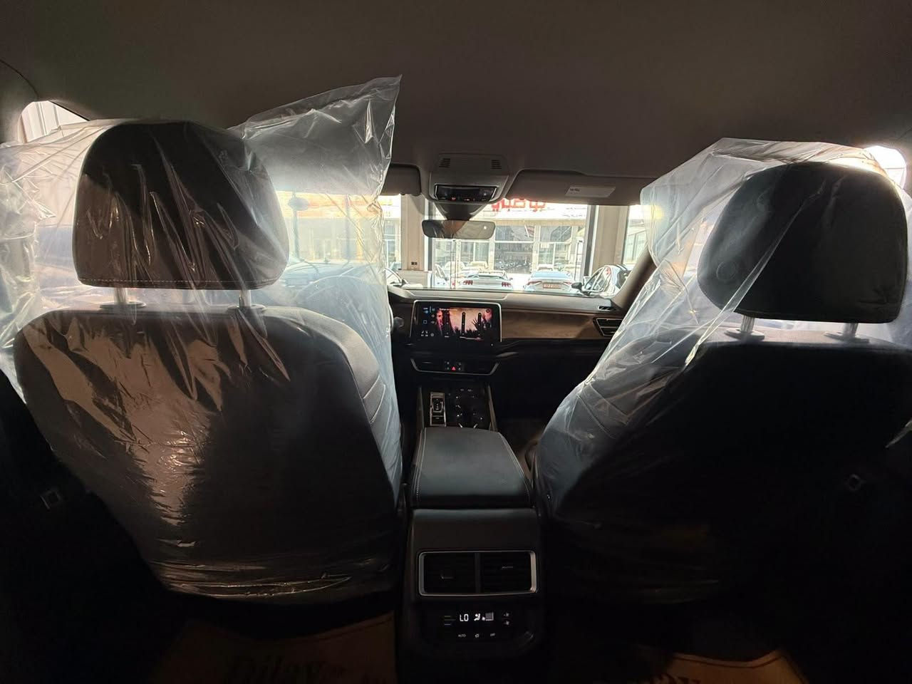 للبيع 
Volkswagen Atlas SE-TECHNOLOGY 2025
وارد أمريكي 🇺🇲
رقم الشاصي مُرفق ✅️:
1V2WR2CA3SC553077

محرك 4 سلندر 2.0L توربو 

مواصفات SE تكنولوجي فولل :
كشنات جلد + تدفئة + تبريد + كشن السائق كهرباء 
حساسات أمامية + خلفية
شاشة تدعم Apple CarPlay + Android Auto لاسلكي 
شاحن لاسلكي 
تبريد 3 قطع 
مرايات جانبية شفط + عليها نقاط عمياء
تشغيل عن بعد 

ماشية 4.750mi فقط ✅️

مكان السيارة أربيل شارع معمل البيبسي 

للإستفسار 
*********** إتصال أو واتساب
