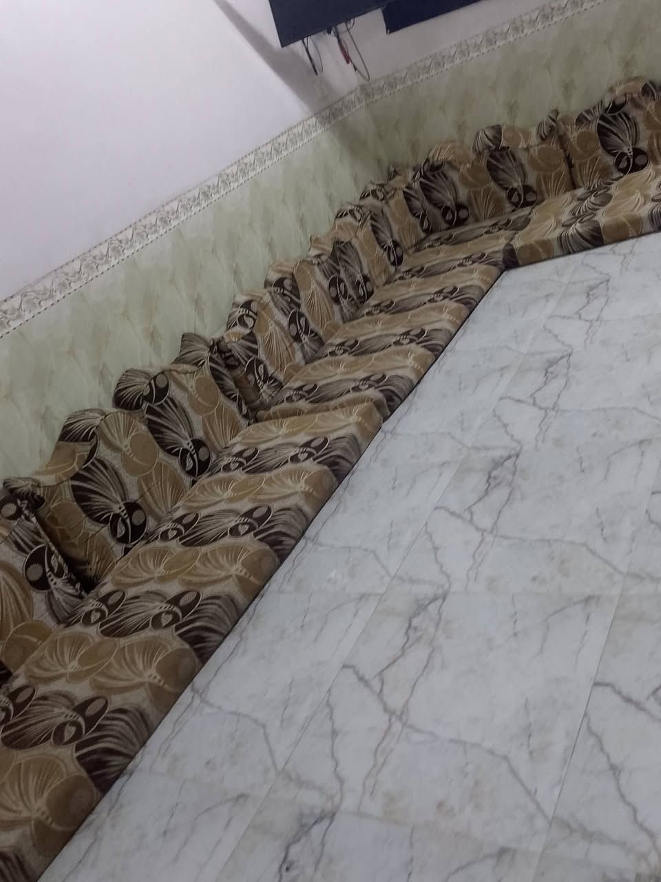 سلام عليكم للبيع 7 دواشك جلسات عربيه سعر 80 وبيهن مجال بدون مخاد *********** بي وتساب
