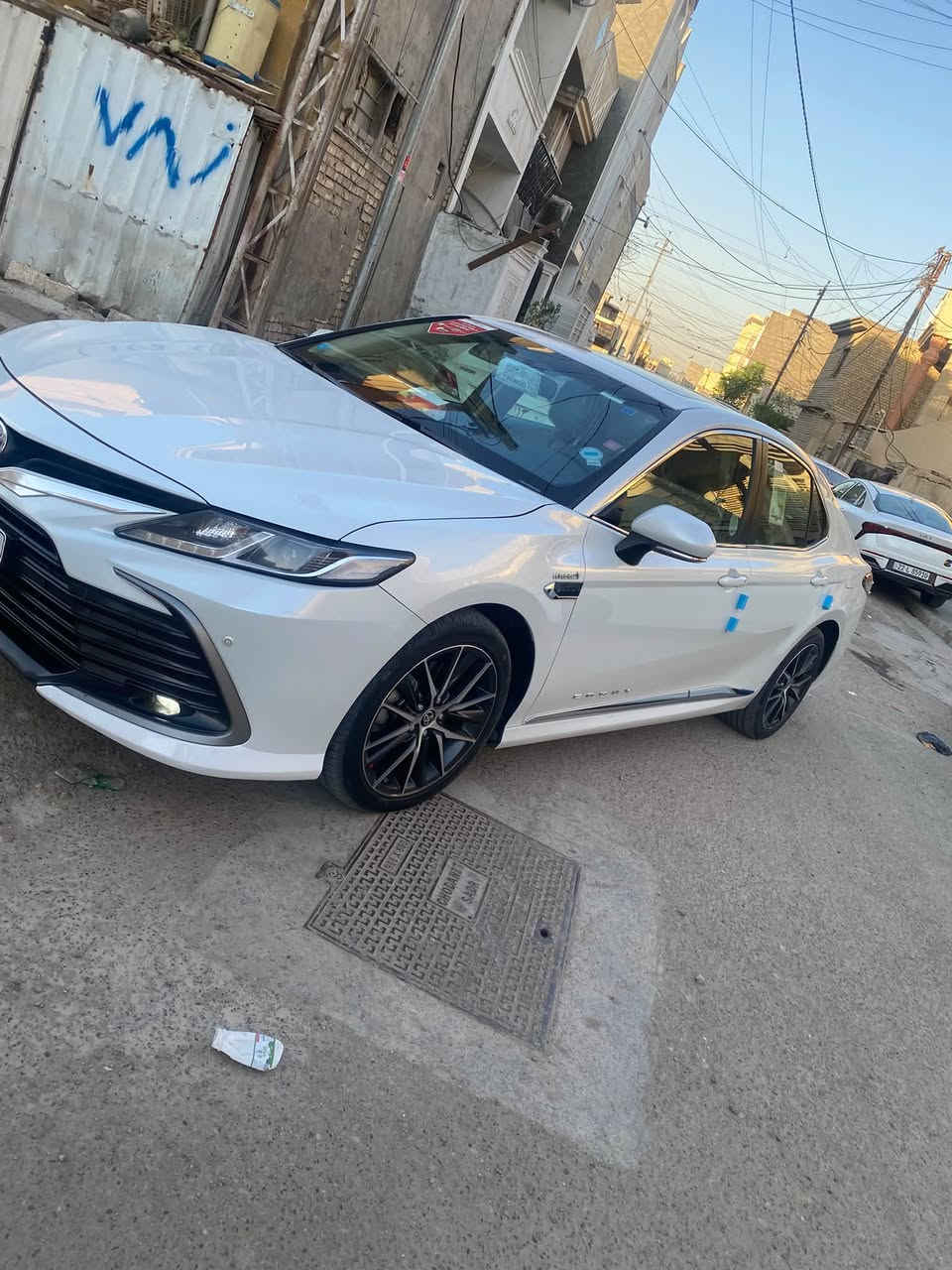 السلام عليكم للبيع كامري 2024خليجي وكالة عبد الطيف
GLE باسمي رقم بغداد الجديد 
سياره فول موصفات ومكفوله كفاله  بصمه فتحه برده خلفيه لابت اوتو كرسي كهرباء شاشة وسائط سياره فول موصفات  
السعر 240وبيه مجال بسيط جدا 
العنوان بغداد قرب تقاطع الدرويش
  ‭***********‬
سياره جديدا جداااا 

 وع ايد وحده من زيرو
