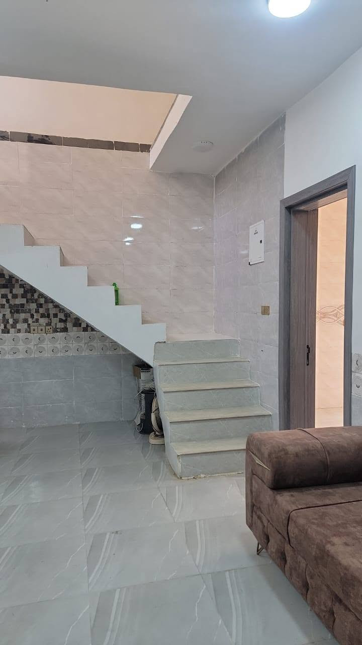 سلام عليكم بيت للبيع المساحه ١٢٥متر طابو زراعي سند٢٥ الموقع كربلاء طوريج حي الجمعيه خلف مدرسة نبع المعرفه يتكون من غرفتين وصاله ومطبخ واستقبال وصحيات داخليه وخارجيه للاستفسار اتصال على الأرقام 
***********
***********
أو مراجعة مكتب عقارات درة طوريج الجمعيه قرب الكفيل

