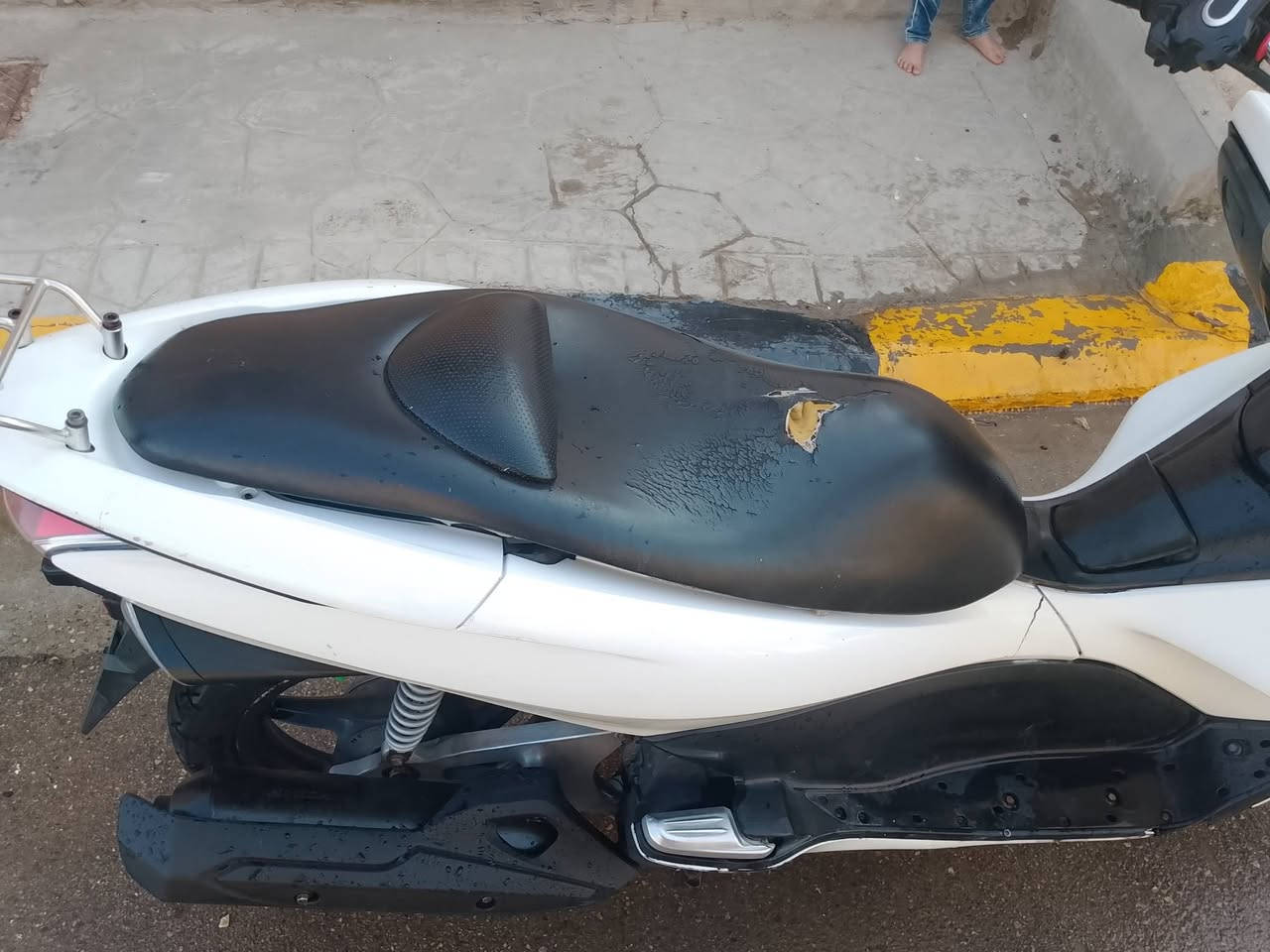 السلام عليكم درجه Pcx جيل اول مكينه 125مامفتوحه ياباني درجه خير من الله عز بس سايق مكاني وسط قضاء الموفقيه سعر خاص بيع مستعجل هذ رقمي ***********
