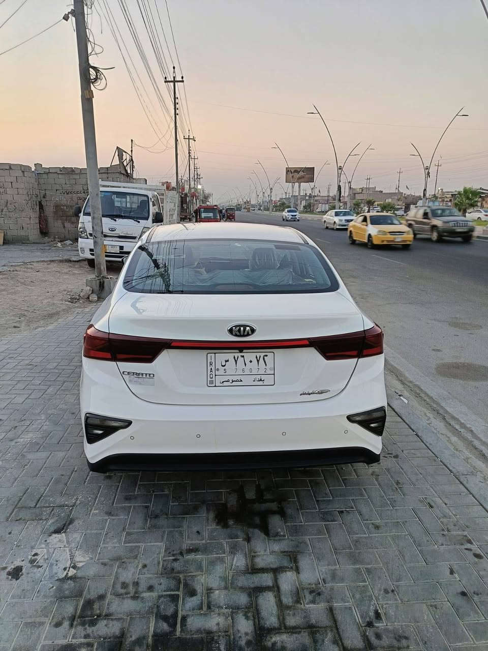 سلام عليكم كيا سيراتو 2021 سياره جديده وجاهزه رقم بغداد اقصاد قطع مباشر باقي اقل سنه وصير حره بسه شويه بارد بلجاملق  والباقي مكفوله مكانه بصره خوان اني مكلف بلنشر واذاكر. كلشي خابر على راعيه *********** البصرة, العراق
