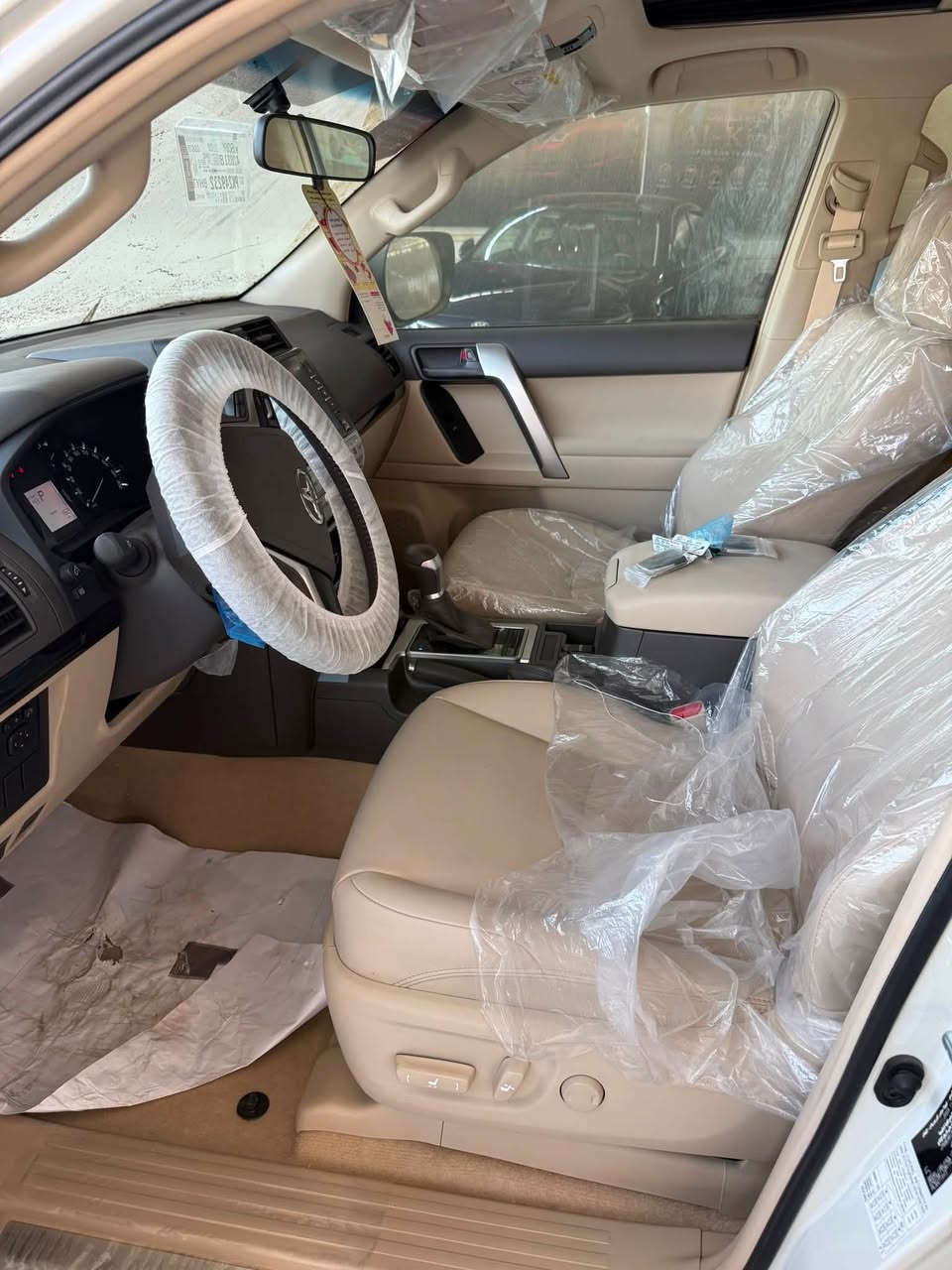 👑 يوفّر لكم معرض الكنك 👑

🚘 برادو موديل 2023 — الزيرو
📍 عداد المشي: 2,000 كم فقط
🛡️ ضمان شركة ساس
🔥 الفئة: TXS ميدنايت

✨ مواصفات السيارة:
• بصمة
• تشغيل عن بُعد
• فتحة سقف
• زراك لايت
• لايت زينون عدسة متحركة

• دبل تانكي
• فور ويل 4×4
• رقم أربيل مميز ⭐

📞 للاستفسار والاتصال:
***********
***********

👑 **معرض الكنك — بغداد الاعضميه معارض الصليخ **
