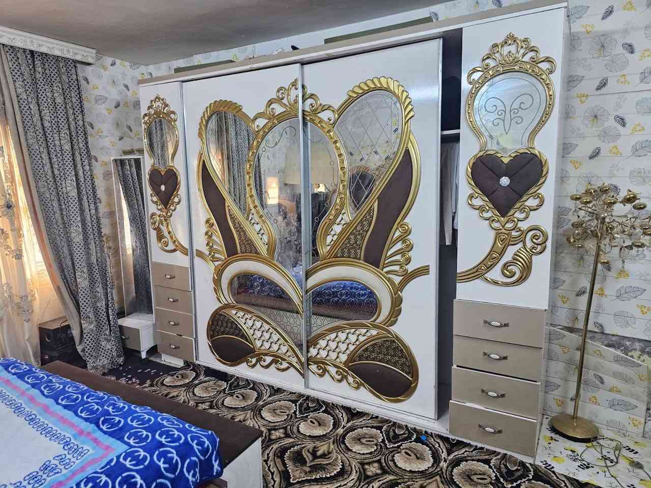 غرفه للبيع تركي اخت الجديد ٤٠٠ وبيها مجال ***********
