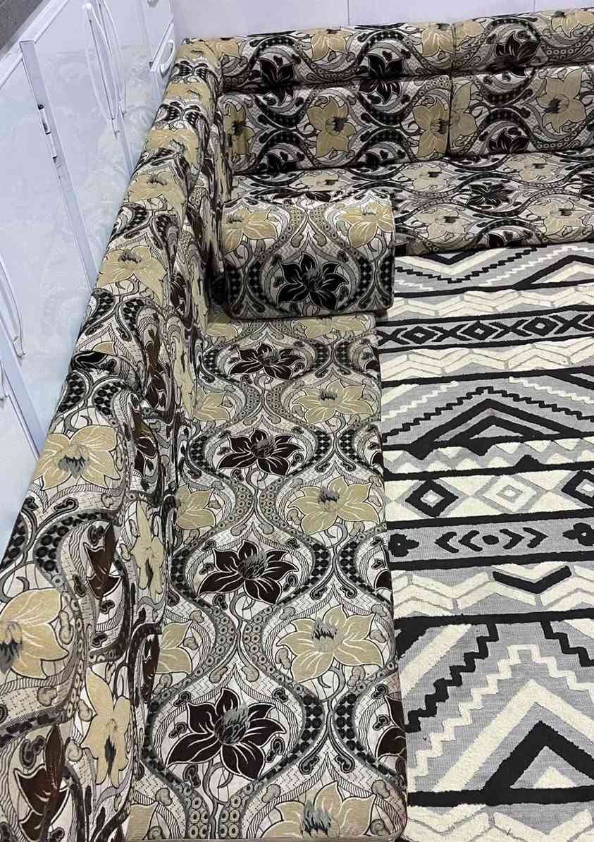 جلسة سعودية • ٨ مترات • ٤ دواشك