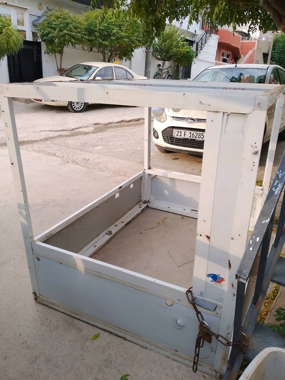 که بری کامله بۆ کریم کابان ئه لمنیوم زۆر باشه 
سعری 100 هزار