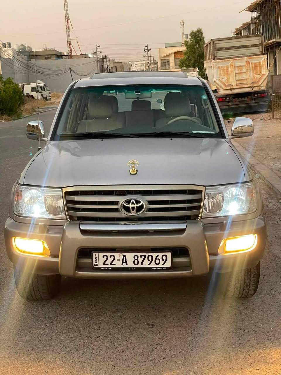 LAND GRUISER 2004(GXR)
بص قطعتين و نص صبغ 
بدون دواخل ارباك كلها سليمة
فحس و هزه و سنوبة جديد تحويل و غرامة شرط
گبر و مكرك شرط 
سيارة بص بنزين دبل تانكي—-كير توماتيك
سيارة فول مصفات (ثلاجة-سلايد-شاشة ئايباد-جام كهربائي-تبريد مركزية—كامرة وراء-حساس-دفع رباعي).  ٦ سلند
ماشيء ٤٧٩ كم الف
سيارة سيرفس عام قبل اسبوع-
بدون نقص سيارة جاهزة
السونر مرفق مع صورة 
سعر ١٦٧$
اربيل——واتس اب موجود ***********
