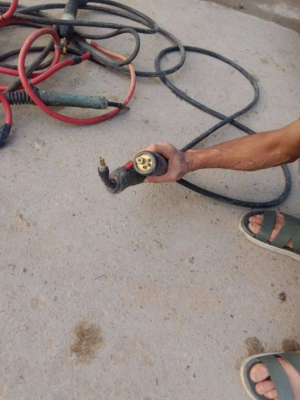 سلام عليكم عيوني عدي هذني اغراض لبيع لهورن  امريكي ابو لملف وهذني ماعرف شنو شاحنات مال سياره او مال غاز مادري لمن ستخدامهن مافاحصهن سعر قيم بل يرضي الله 
***********
