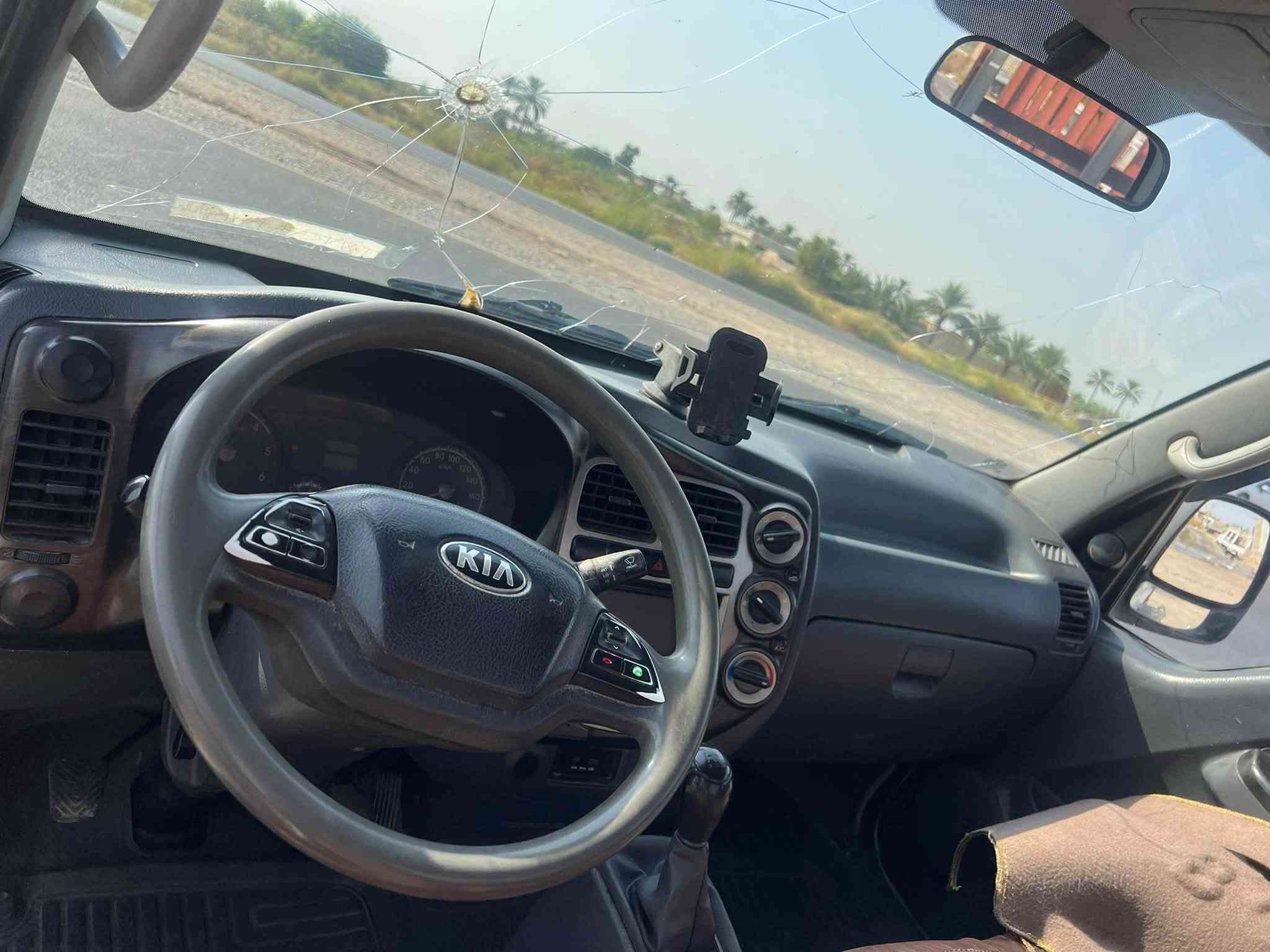 كيا فحل موديل ١٤ للبيع او المراوس ب فحل احد
رقم بغداد بسمي تحميل مباشر 

سيارة محرك بي بخار  
صدر نص عمر 
سيارة محورة تاير ١٤ 
خزان كاز ١٢٠ لتر 
سنوية ساقطة 
بيها مكان بارد 
الدوس الأيمن خايسة وبدلتها 
***********
سعر البيع ١١٠ وبيها مجال بسيط 
مكاني بغداد الاعظمية 

بدون محجر  وبدون صناديك
