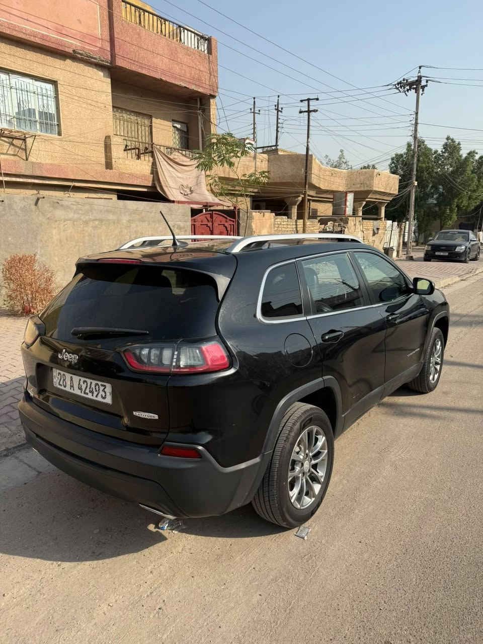 السلام عليكم جيب بزون 2019 فئة المتد فول لل أخير عدا الفتحهةحادثها بنيد سطحي وشادلها بنيد أصلي نفس اللون  محرم 6سلندر المرغوب ماشيه 65 حقيقي مكفوله عدا حادثها كفاله عامل من ضربه وصبغ محرك وكير وصدر وتبريد بلادي شركه وجدد تخم تاير جديد رقم ذي قار مشروع وطني بسمي سنويه 2031 سياره جديده وعلى أيدي عليها ادامه عامه ومناقصها أي شي مكانها بغداد سعرها 135 وبيها مجال 
رقمي ***********
