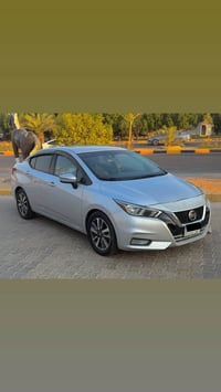 فيرسا SV • ٢٠٢٠ • باب مصبوغ