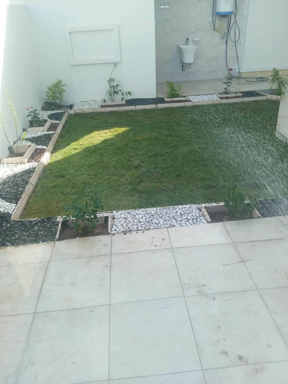 🏡 للبيع – بيت جديد سنة البناء 2026🏠
📍الحميرة قرب شارع 60📍

فرصة مميزة لامتلاك منزل حديث البناء بمواصفات متكاملة وتشطيبات عصرية.

✅ سنة البناء: 2026

✅ جديد بالكامل ولم يُسكن مطلقاً

✅ تصميم حديث وفخم

✅ تشطيبات عالية الجودة

✅ موقع مميز وهادئ

✅ كافة الخدمات متوفرة

✅ جاهز للسكن الفوري

منزل يجمع بين الراحة والأناقة وجودة التنفيذ، مناسب للسكن العائلي أو للاستثمار.

📞 للاستفسار والمعاينة يرجى التواصل على الخاص أو الاتصال مباشرة.                     (***********)

— في ‏‏الرمادي‏، ‏محافظة الأنبار‏‏.
