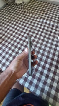 ايفون 15 برو ماكس • ٢٥٦ • بطاريه ٨٥