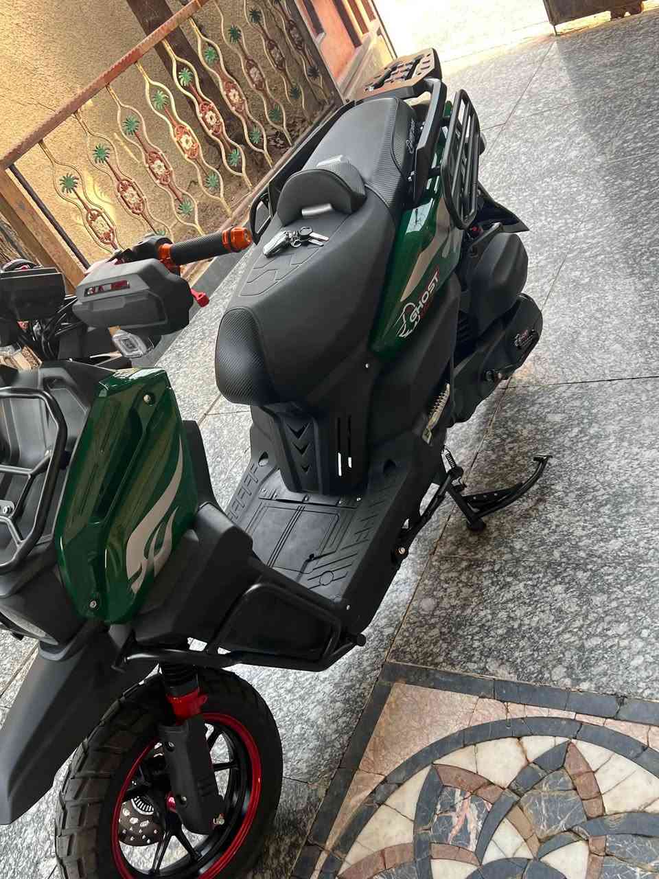 دراجة نارية اباجي للبيع كفالة عامة ماماشي بيه هواي محرك 150 سيسي السعر مليون 250 وبيها مجال لشراي  الي اريد اراسلني ع الخاص او واتساب ***********
