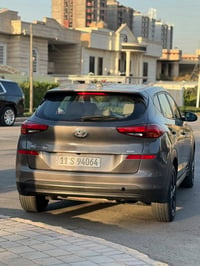 للبيع توسان 2020 حادثها 4 قطع صبغ بدون ايرباك ماشيه 95ميل السياره جديد...