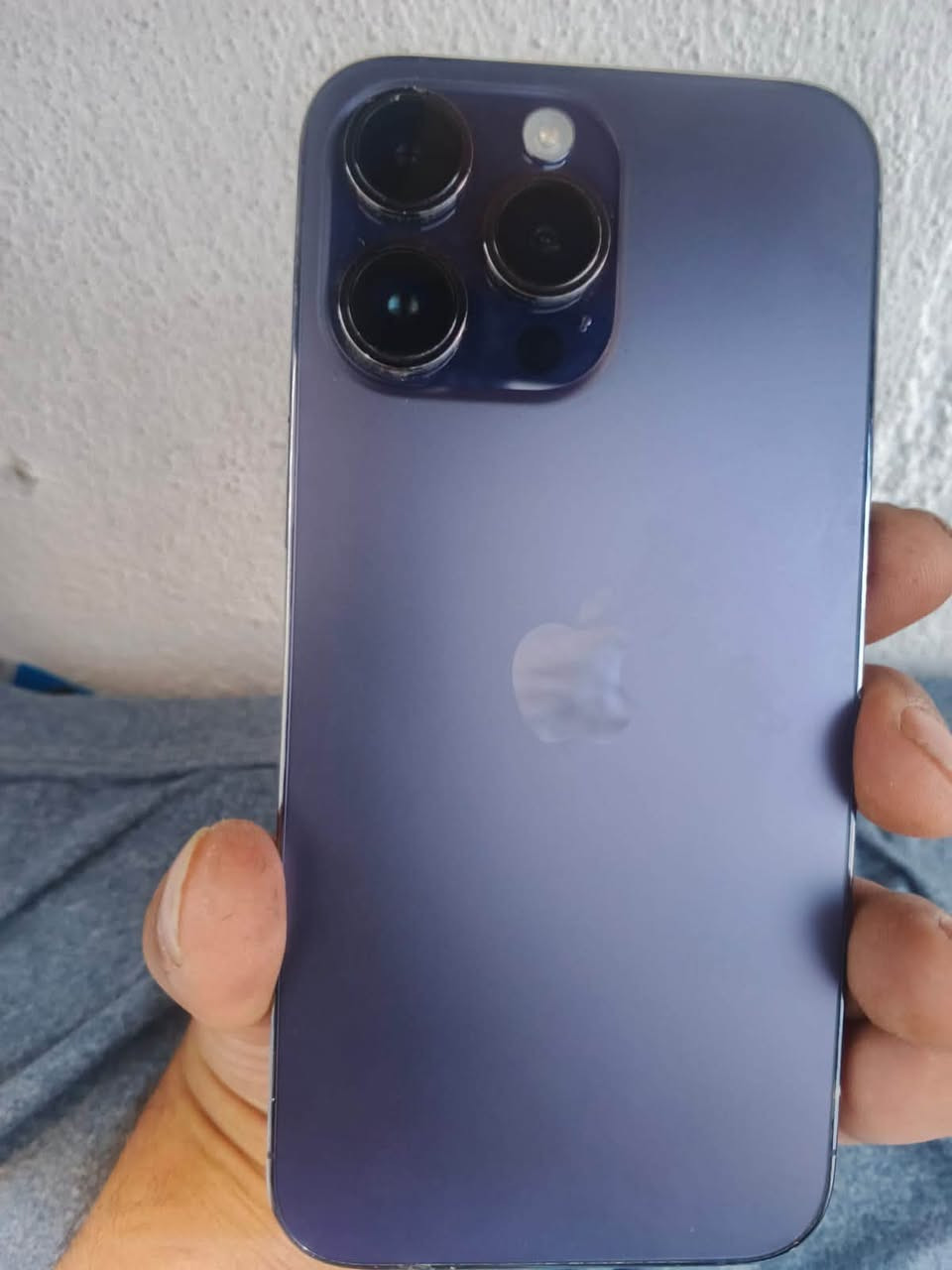 Iphone 14 pro max للبيع نضيف
ذاكره 256 
بطاريه 88%
شرط لامصعد ولامفتوح 
حاسبه نورمال كله 
سعر 820 وبيه 
نموذجm
***********
