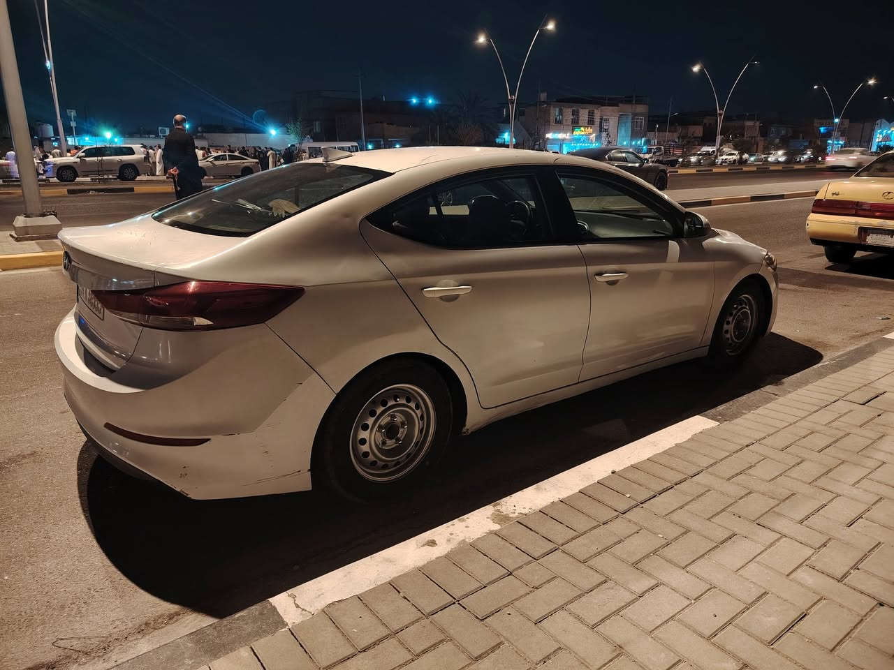 🚘 للبيع الانتره
سياره بيه صبغ مكانات بس اني اكلك حزام وبيه تكشير بصبغ حداده تعبانه تبريد بل مشي بارد من توكف يبوخ سياره بسمنه رقم جديد خواني تخم تاير مصار شهر من شديتها 

▪️ الموديل: 2018
▪️ الوارد: أمريكي 🇺🇸
▪️ اللون: أبيض صدفي 🤍
▪️ الموقع: البصرة – حي الزيتون 📍
▪️ السعر: 90 قابل للتفاوض للجادين 💰

*********** بيه واتساب تعليقات ماجاوب عليه واتساب واتصال وعيوني الك
