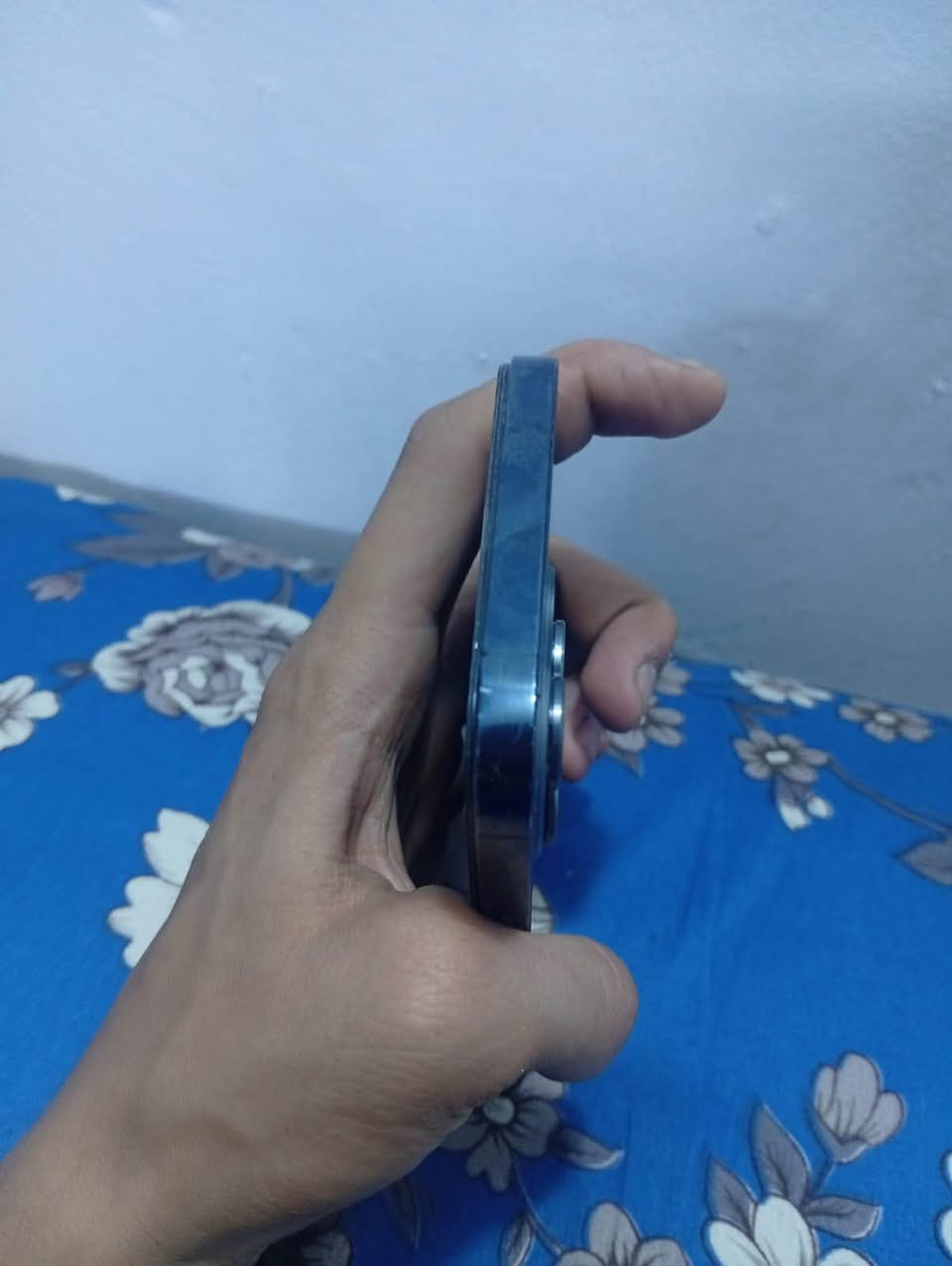 ايفون ١٢برو ماكس 
دبل سمكارت 
ذاكرته ٢٥٦
مبدل بي 
شاشه اصليه ٣ خيارات 
وبطاريه اصليه  
الجهاز نضيف كلش  مال بيت
سعره ٢٥٠ وبي مجال ***********
العنوان الدوره
