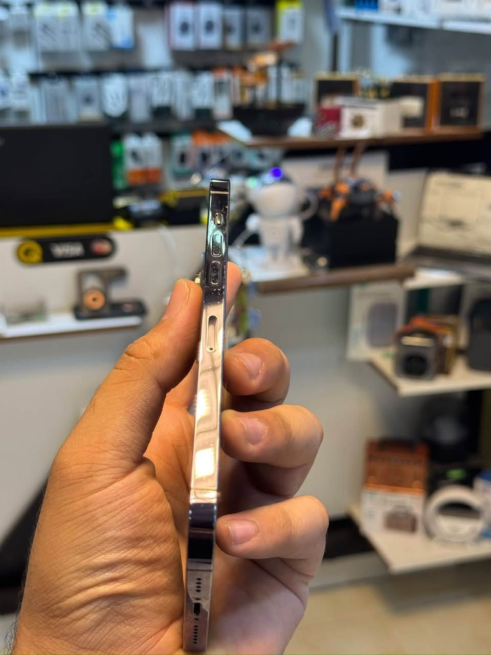 Iphone 14 pro max
باللون البنفجسي المميز
ذاكرة الجهاز 256 
بطارية الجهاز 77% 🔋
الجهاز دبل خط مكفول من الفتح 
ملحقات الجهاز: كارتونة الجهاز الاصلية + الكيبل الاصلي
سعر الجهاز 875,000IQD
⚠️ضمان الجهاز شهر كامل هاردوير +سنة سوفت وير ✅
للاستفسار:***********
