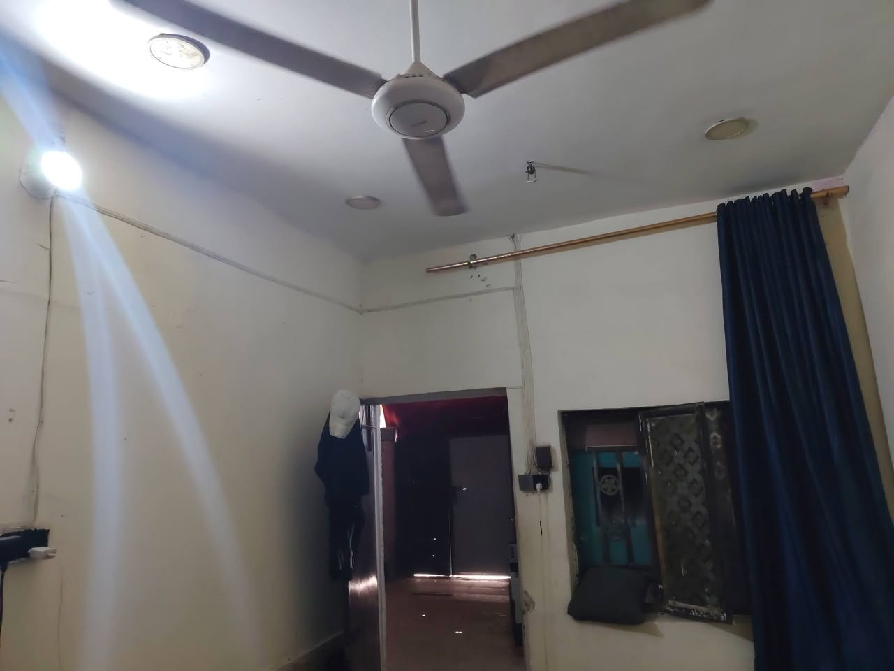 السلام عليكم بيت بالشعله للبيع بغداد السعر 20 البيوت القادري وهذا رقمي فقط في واتساب***********
