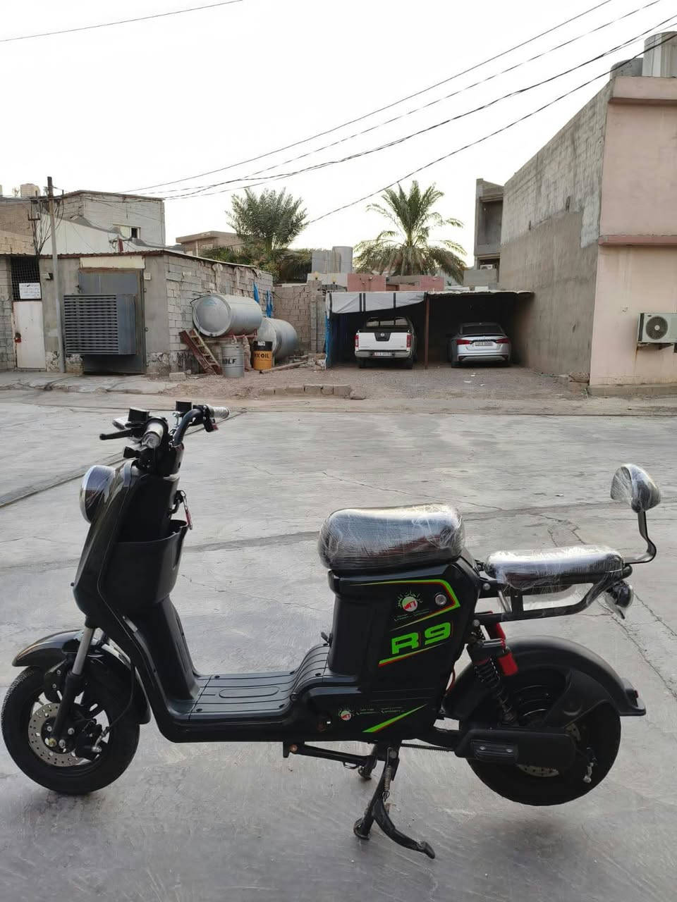 ار 9البيع
نضيفه كل عيب مابي مكانه طليعه محل بلال درجات 
***********
سعرها 400بي مجال
