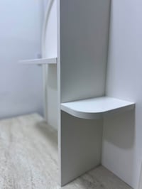 ميز تركي • نظيف • شخوط بسيطة