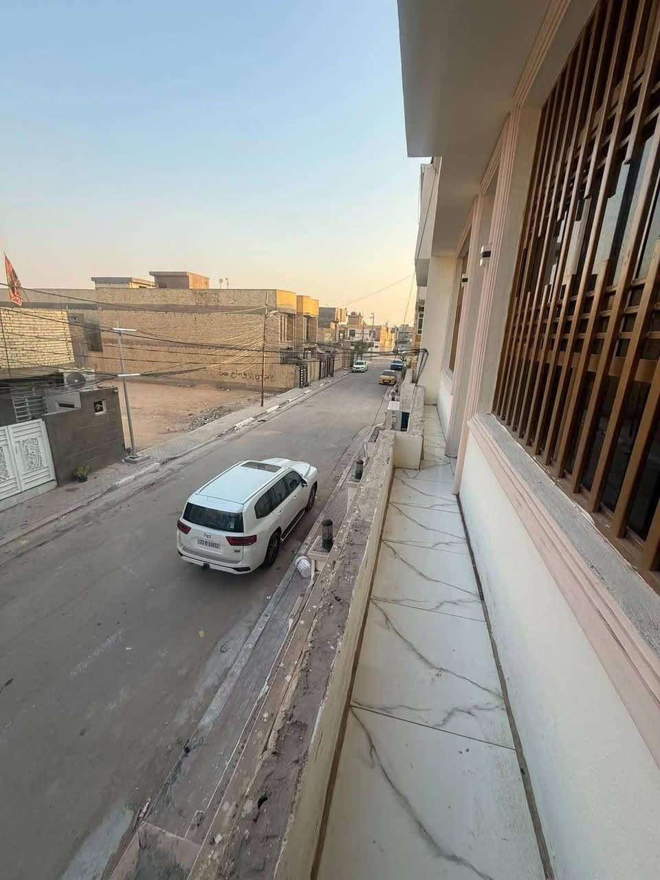 بيت متر ١٠٠ 
مربع ملحق الفارس طابقين تفاصيل اكثر خاص او عل رقم ***********
