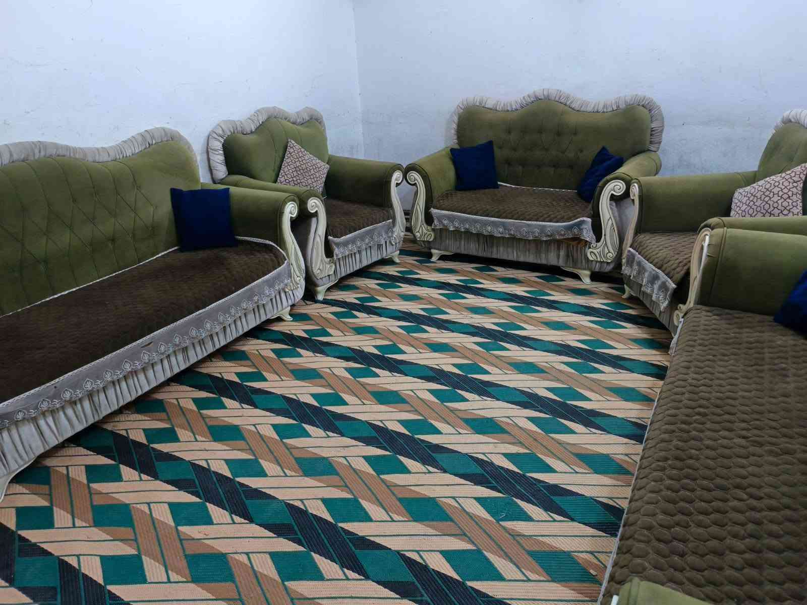 تخم 10مقاعد تزكام وثكيل تكمه جديد كلش اي ضررمابي نضيف جد سعره 240يوجد توصيل داخل كربلاء ***********
