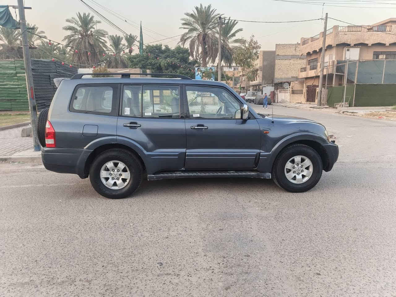 السلام وعليكم للبيع باجيرو موديل 2007 جاهزه تخم تاير جديد صدر جديد سبعه راكب 3 قطع تبريد ثلج محرك 3000  رقم بغداد  
الشراي يتصل ***********
مكانه بغداد
