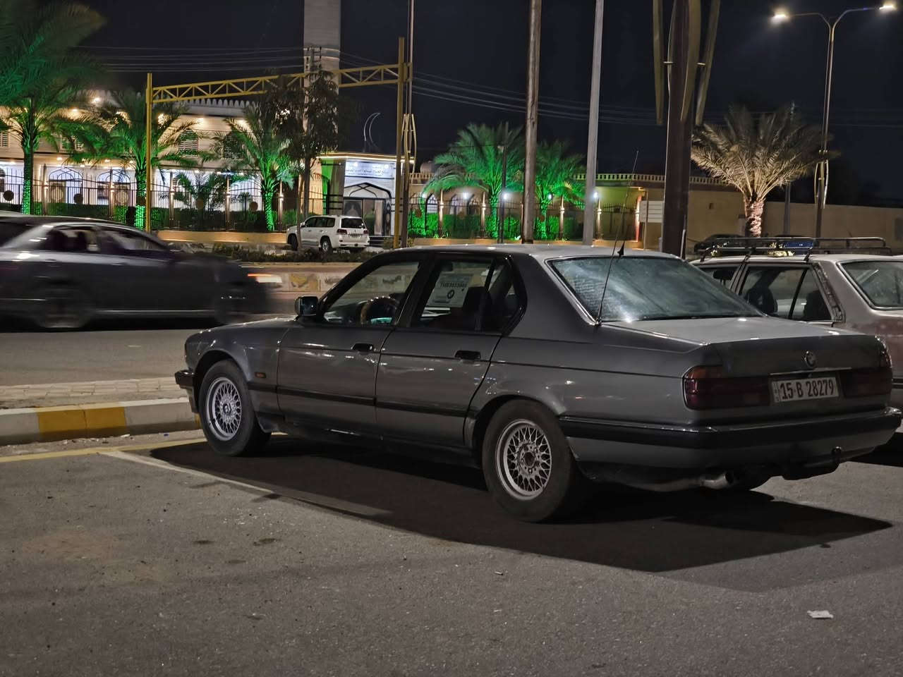 BMW 1991
رقم رقم انكليزي داخله هزه 
سنويه 29
صدر حداديه امامي خلفي كامل
محرك مكفول گير خير من الله فول مواصفات تنته كشنات تحكم كهرباء تبريد نقصة غاز چان شغال قبل 20يوم لايت زنون تحكم كروز سرعه شغال بلادي كهربائياتها جاهزه مابيها اي نقص السعر 50وبيها مجال بسيط 
***********
