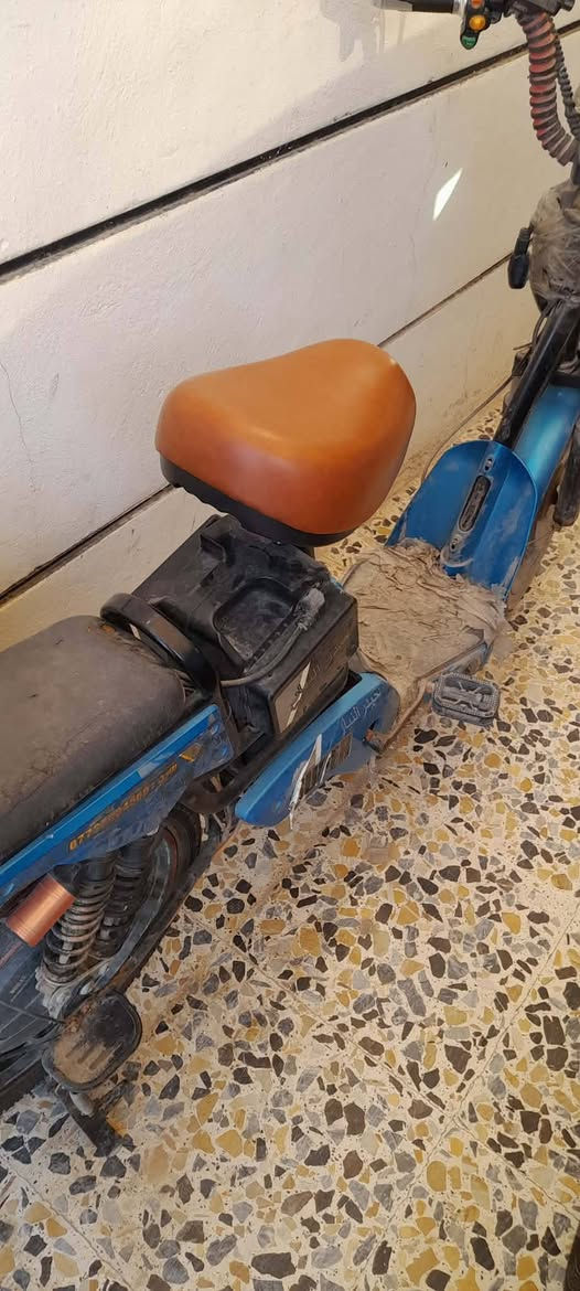 موطور حجم ٢٤ نقص بطاريات  سعر ٢٠٠   ليريدة يتصل ع رقم ***********
