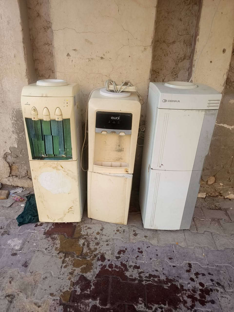 للبيع غساله شغاله نوع هيتاشي السعر ٦٥  برادات عدد ٣ شغالات بس ابيعك هل موجود سعر الواحد ١٥ ألف مبرده أم خرطوم نوع اونكس سعره ١٦٥ ألف شغاله نضيفه لستفسار عله خاص أو اتصال (***********)
