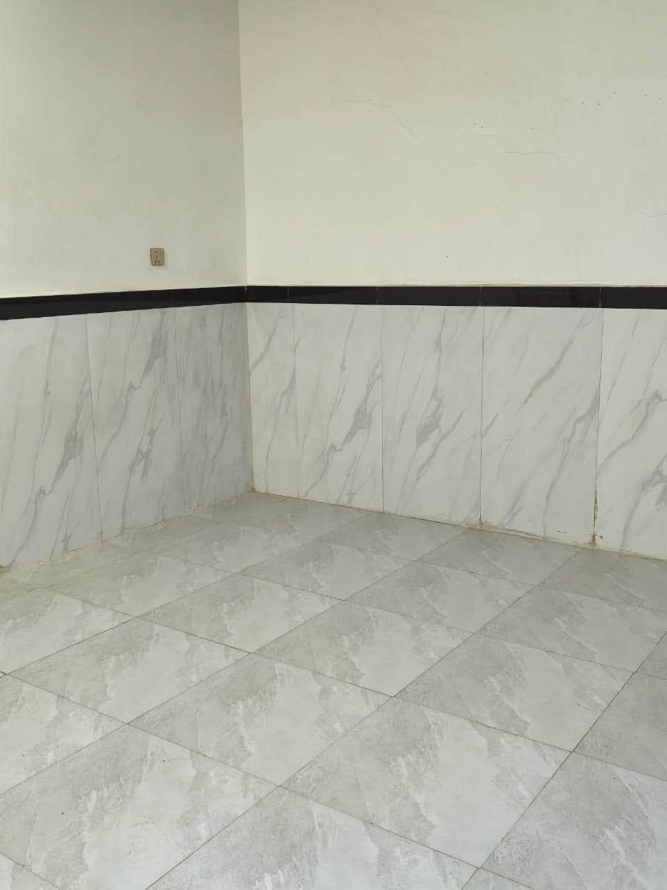 بيت للاجار التنومه شارع القاطع البيت نضيف ايجاره 450 للاستفسار ***********
