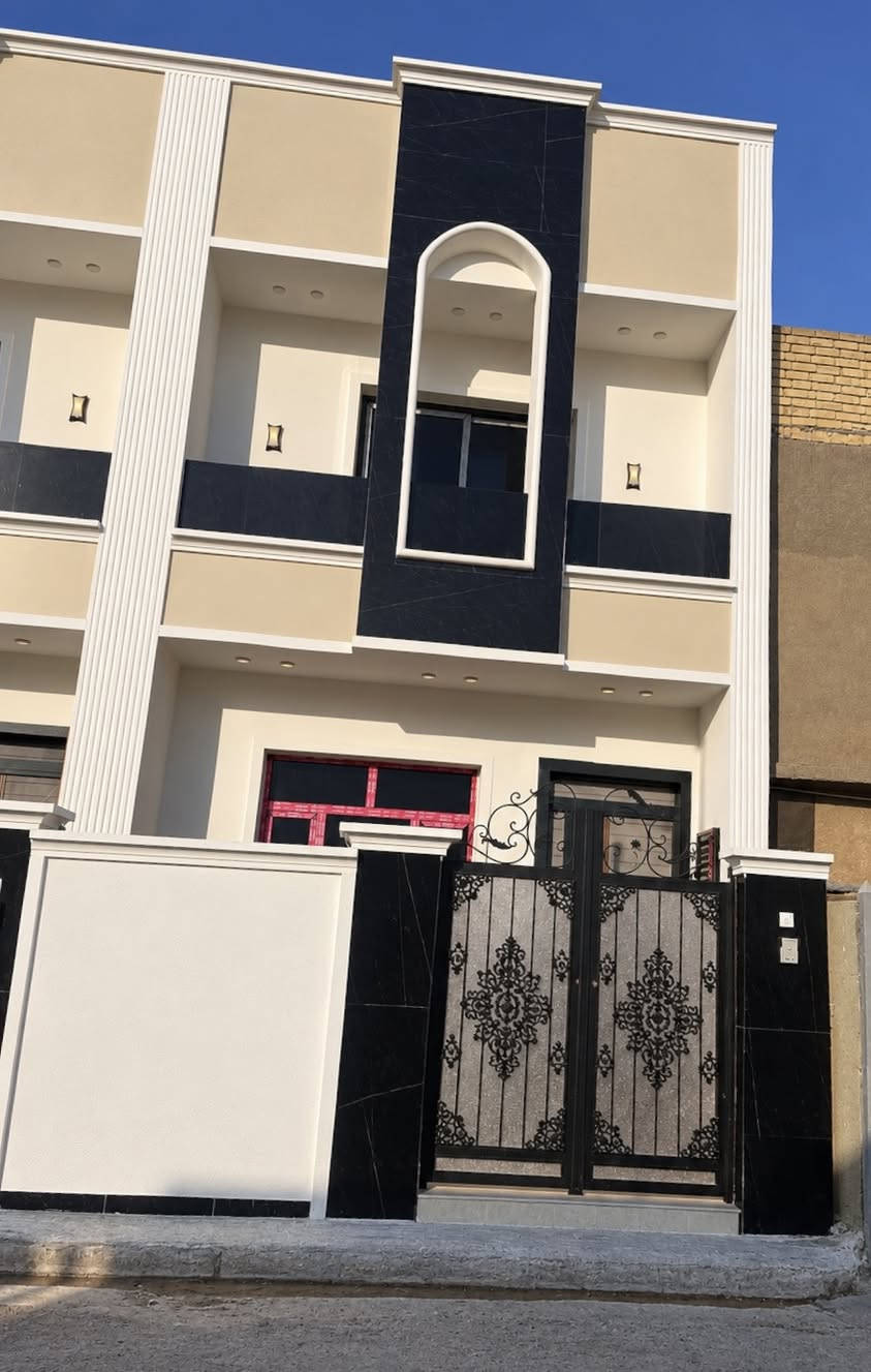 السلام عليًكم 

📍 للبيع — مشتمل جديد زيرو 2026

معروض مشتمل 50 متر 

🏡 بناء جديد — طابو صرف — فارغ غير مسكون 

المساحة والواجهة:
🔹 الواجهة 5 متر
🔹 النزال 10 متر

مكوّنات المشتمل:
• صالة واسعة
• مطبخ
• منور
• صحيات عدد (2)
• غرف نوم عدد (2)
• بيتونة
• سطحين (2)

🚪 باب قاصة
🪟 شبابيك مع بوب ألومنيوم
❄️ تأسيس سبالت
🎥 منظومة كاميرات

الموقع: بغداد – الكرخ  / الاعلام  – حي الري
قرب شارع قطر الندى

للاستفسار:
📞 ***********
   
***********
⸻
