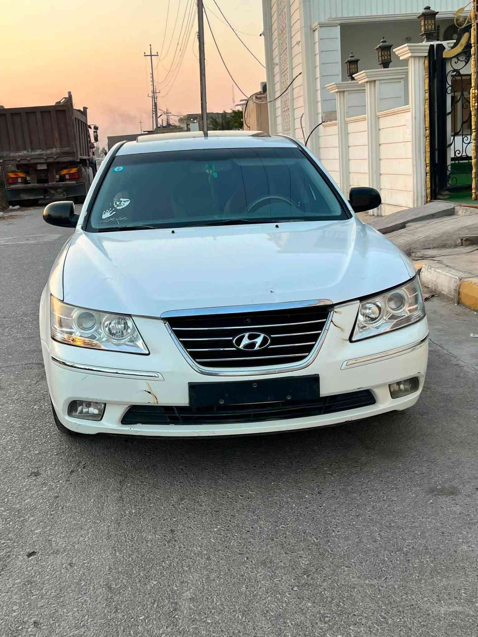 سوناته 2009 خليجي  محرك 2000دوش رقم بصره دولي  سياره فول المواصفات فتحه كشنات جلد كشن حار شاشه برده خلفيه اشاير جانبيه كامره دواره سياره جاهزه مكينه وكير حداديه تبريد تخم تاير مابيه نقص سياره مابيه ضربه مبدل باب خلفي وبيه رشات صبغ جماليه 
مكانه ناصريه سعره 83 وبيه مجال ***********
