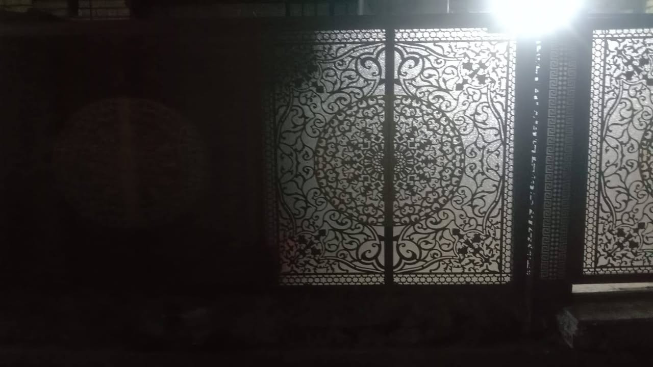 سياج حديد • درجه اولى • ٢٫٢٠م×٧م