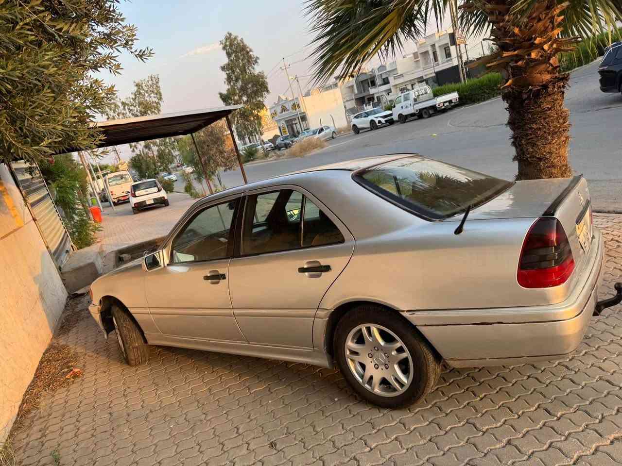 مارسيدس بيبي شبح 
موديل 1994 رقم اربيل
شرط تحويل غرامة

گير و مكينة بشرط، گير عادي ، محرك ٤ سلندر مرغوب 
اطارات جديد : بشرط تبريد: سقف سلايد: جامين امامي كهرباء : ABS : بدون ضربة وصبخ جديد للجمالية

مع دفتر بنزين
مكان كركوك
*********** كركوك, العراق
