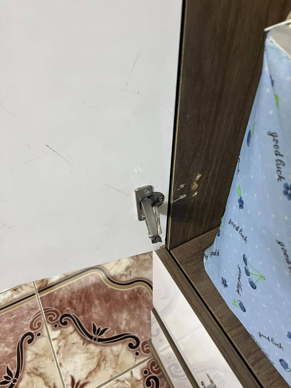 غرفه نوم تركي درجه ولى بالشرط النضافه سعر ٢٢٥ بيها مجال حي العسكري

نص مكتوب في الصور:
- كركوك حي العسكري
