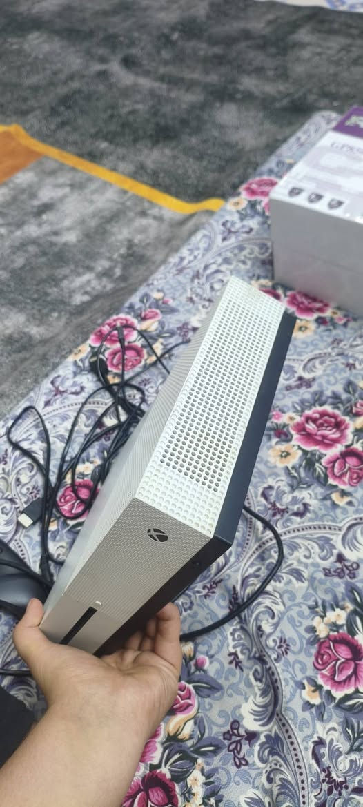 سلام عليكم بلي إكس بوكس ون اس 1تيرة معه ups850  معه جوستك السعر 145 اكو مجال
العنوان كوت الهورة
الرقم ***********
