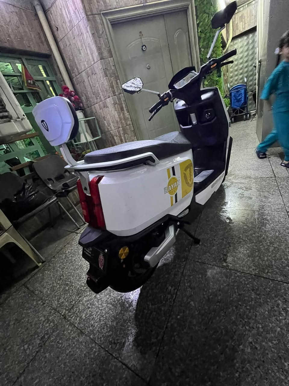 السلام عليكم
دراجة شحن ريان نظيفة ومابيها اي نقص 
كامل مواصفات 
ملف 2000
نضام انذار تنبيه
الرجوع الى الخلف بك
تايرات جديدة ومخليلهم مادة عزل من 
الداخل مضاد بنجر  
مثبت سرعة 
شاحنة اصلية 
السعر 950 الف وبيها مجال 
رقم هاتف 📱 *********** فقط واتساب متوفر
العنوان بغداد مدينة الصدر

