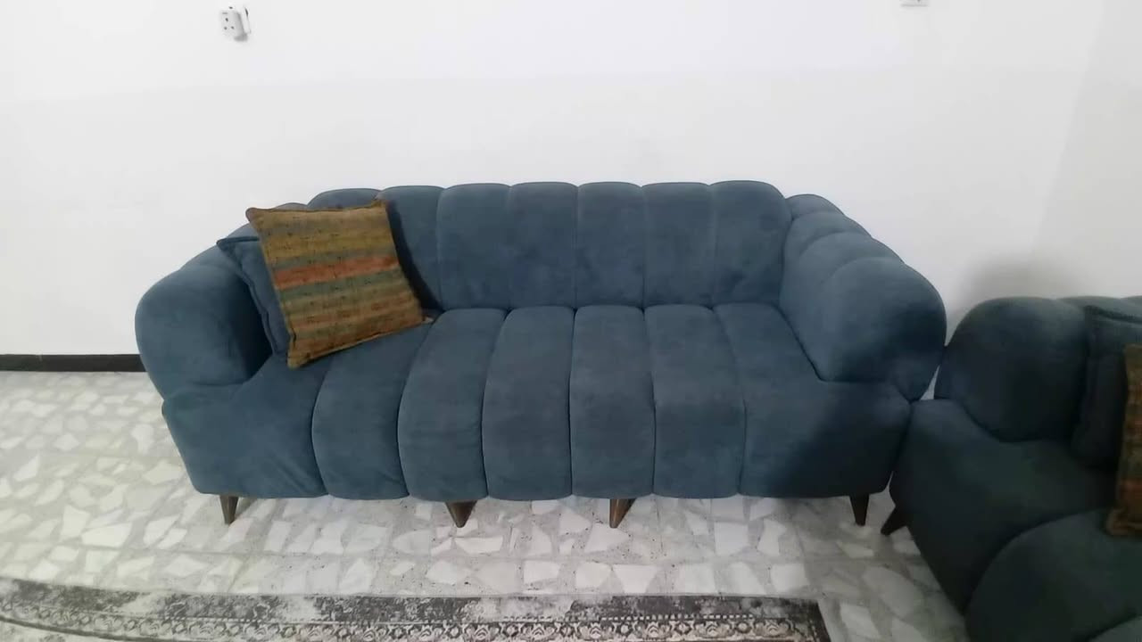 السلام عليكم...تخم للبيع 10مقاعد مع 6كوشات موديل تركي فلاديفيه استخدام بسيط مابي اي ضرر او تصليح السعر 550وبي مجال بسيط مكاني شهداء العبيدي الثانية موبايل ***********
