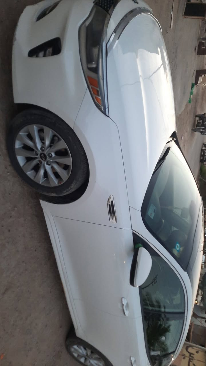 السلام عليكم للبيع  اوبتيما S 2018 
وارد امريكي GDI 2400 رقم بغداد باسمي تحويل نفس اليوم اذا تريد سنويه 2030 حادثه جاملغ ايسر سرقه فقط يعني السياره كلين بدون حادث سونار موجود سياره نضيفه 
السعر. 145$   وبيها مجال بسيط حك الجية
العنوان بابل
للاستفسار الاتصال:***********

