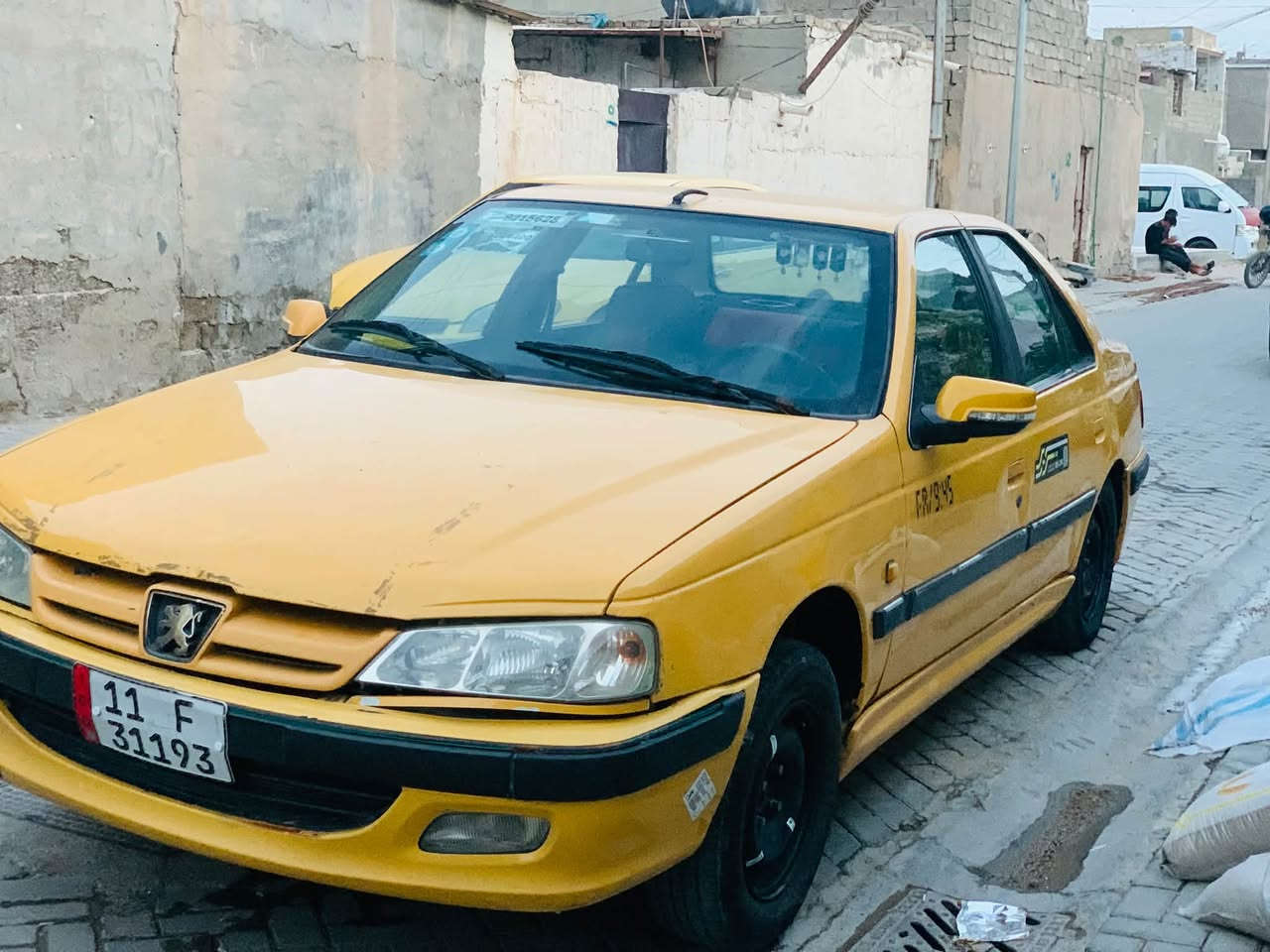 بيجو بارص 2015 رقم سنويه جدد بسمي  كشر مكفول عدا بنيد بي بارد مكينه مستحقه تجفيت
غرفتها جديده شاشه كأمره تبريد تدفئه كله شغال 
للاستفسار ‭***********‬
