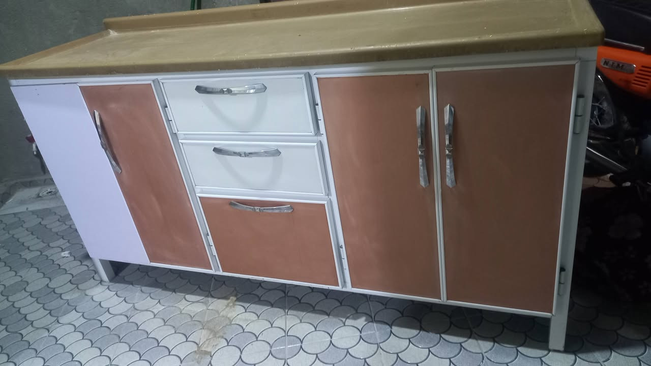 السلام عليكم كاونتر قطعتين ارضي وملحق مرمر السعر ١٦٠ سوق الشيوخ   ***********

