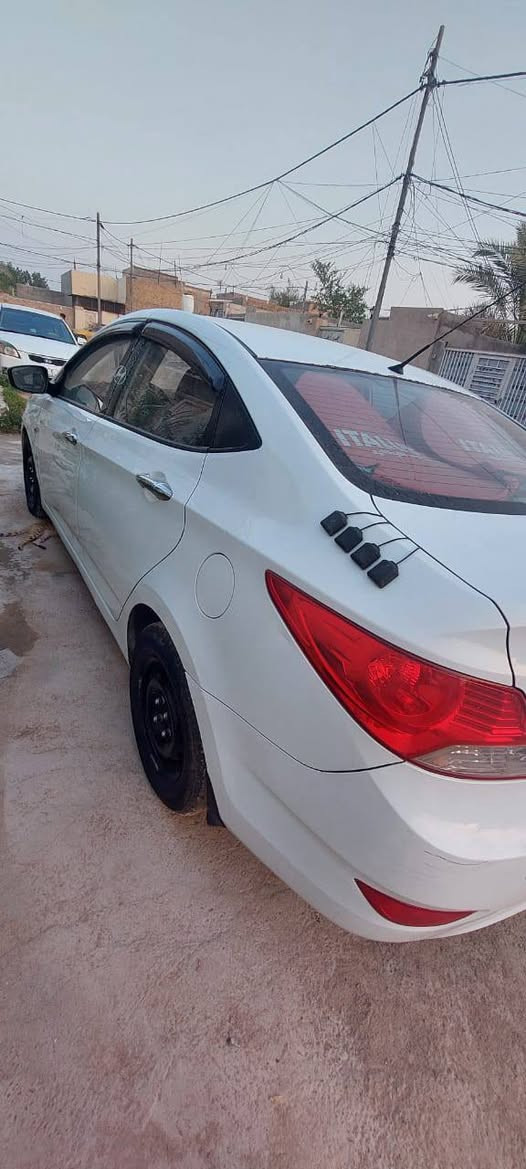 أكسنت 2015
محرك1600
 مكفوله ماعدا شبر بارد بالبنيد 
السعر 105 وبيها مجال
المكان.نجف_المناذره ***********
